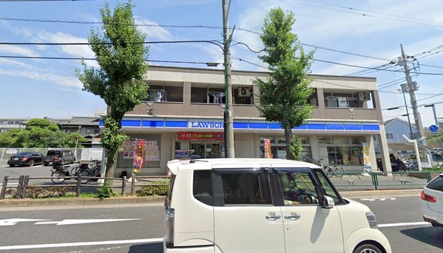 コンビニ　ローソン西綾瀬3丁目店（コンビニ）まで168m