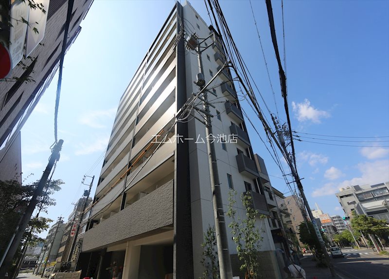 建物外観　外観　防犯カメラ付　オートロック　宅配ＢＯＸ