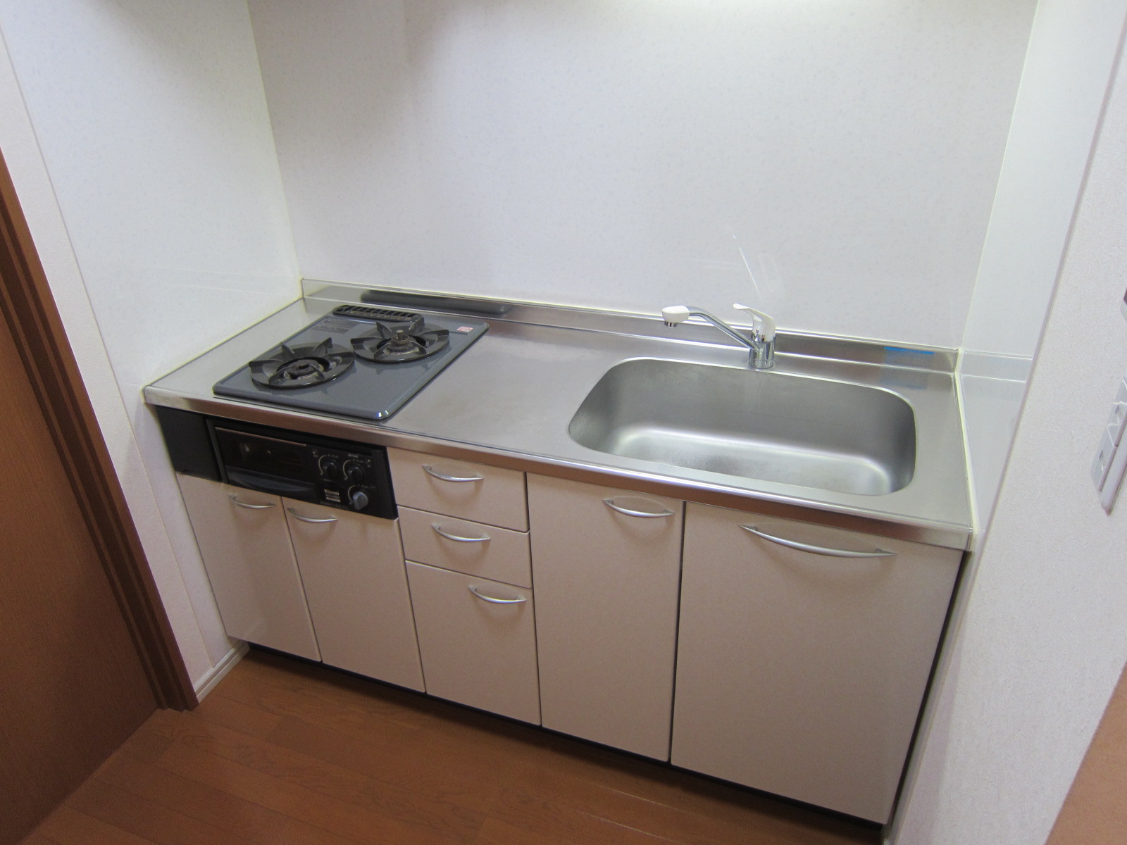 キッチン　ガス２口＆グリル付き