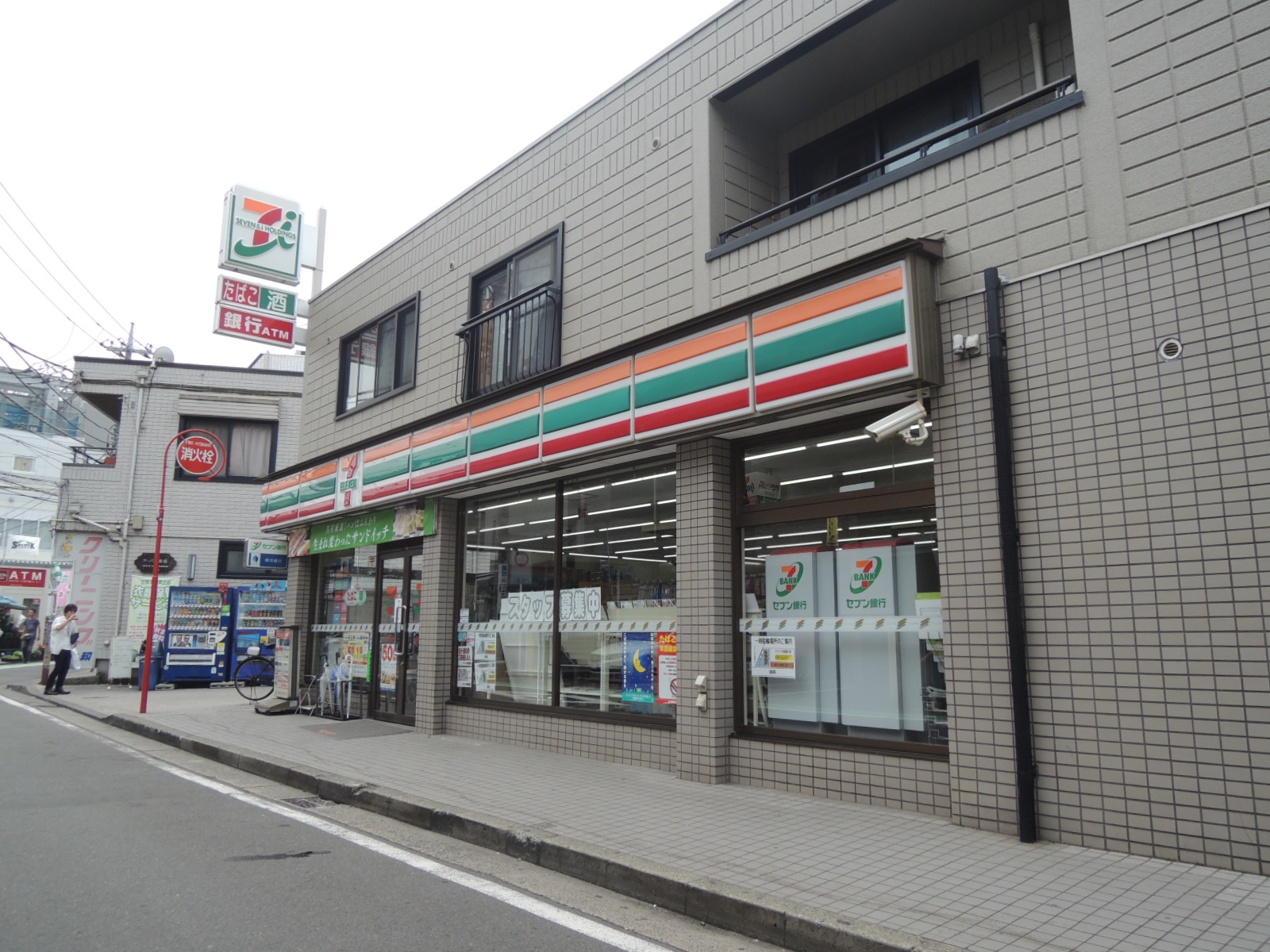コンビニ　セブンイレブン横浜菊名駅前店（コンビニ）まで486m