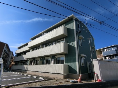 仙台市若林区荒井のアパートの建物外観