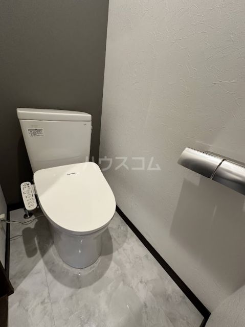 【デザイナーズ戸建てのトイレ】