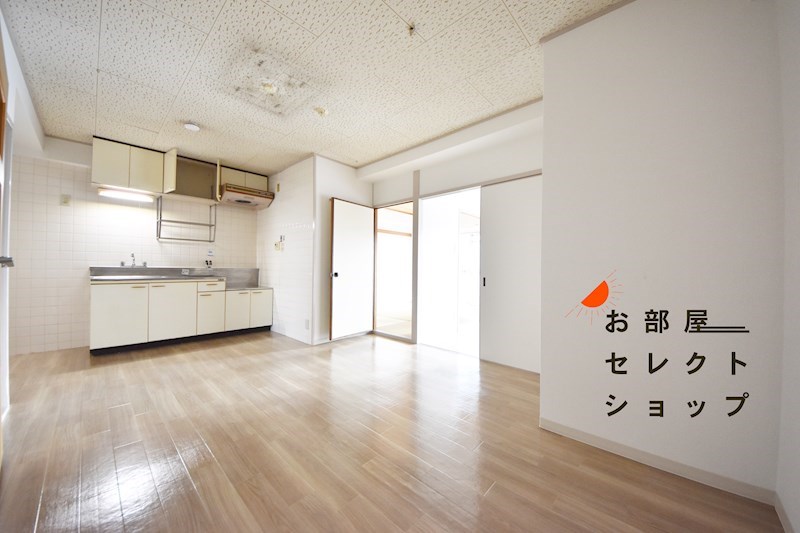ハイツ南久宝寺の居間写真
