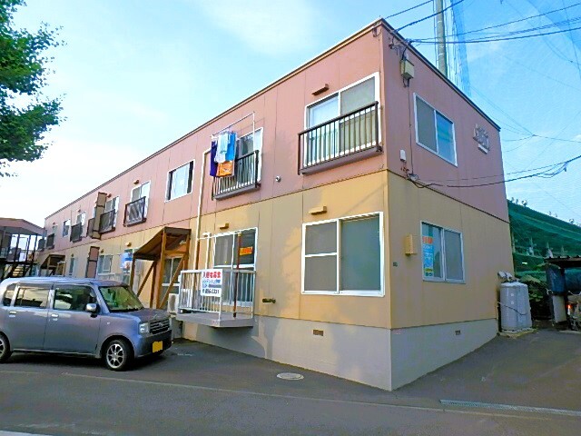 札幌市厚別区上野幌一条のマンションの建物外観
