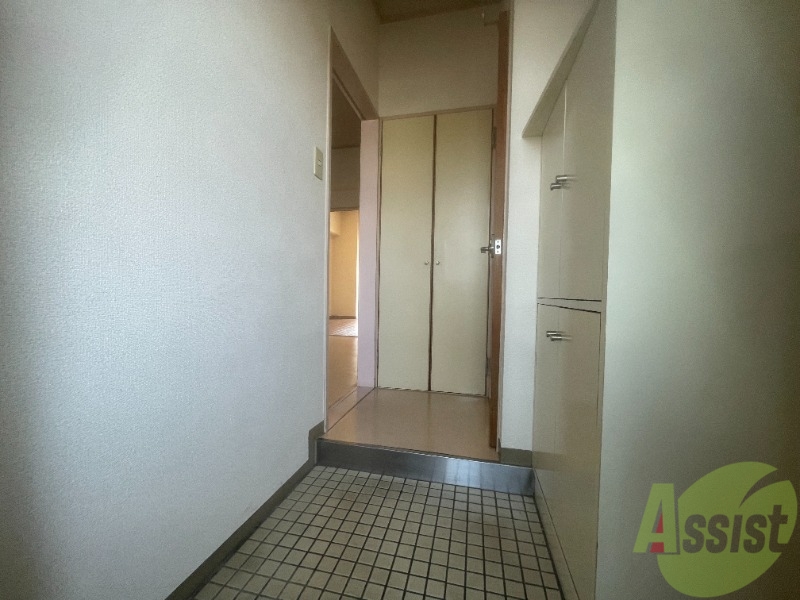 玄関　玄関から見た感じはこんな感じになってましたー。