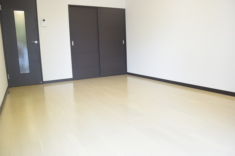 居室・リビング　1Ｆはフローリングです!!