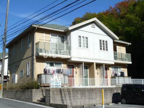 桑名市大字蓮花寺のアパートの建物外観