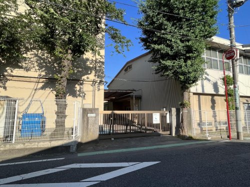 【千葉市中央区登戸のマンションの小学校】