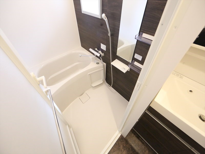 バス・シャワールーム　バスルーム　浴室暖房乾燥機付