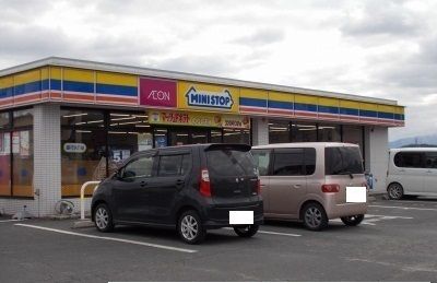 コンビニ　ミニストップ円座店さん（コンビニ）まで2200m