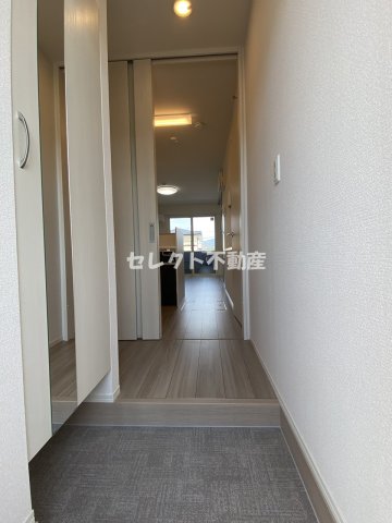 玄関　【ファグタル 】