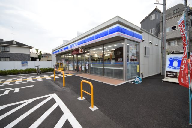 コンビニ　ローソン（コンビニ）まで760m