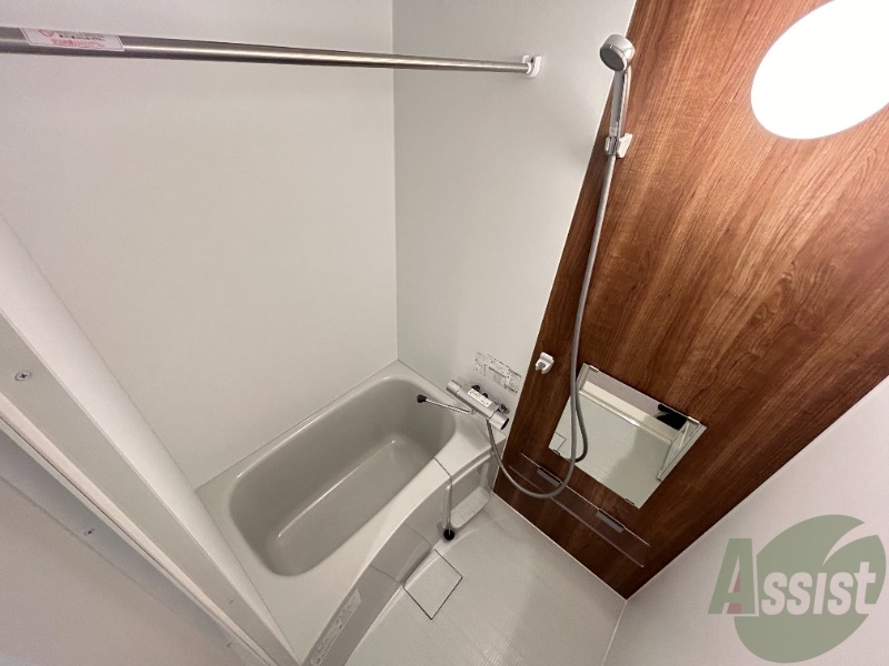 バス・シャワールーム　浴室はこちらになります。一日の疲れを癒しましょう。