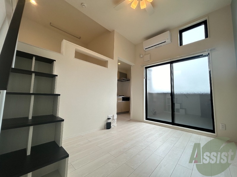 居室・リビング　こちら生活のメインとなる洋室になります。