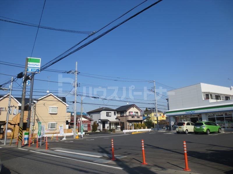 コンビニ　ファミリーマート 西原三丁目店（コンビニ）まで600m