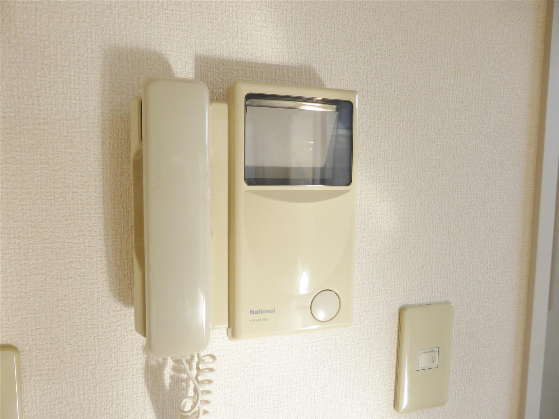 セキュリティ　モニター付きドアホン