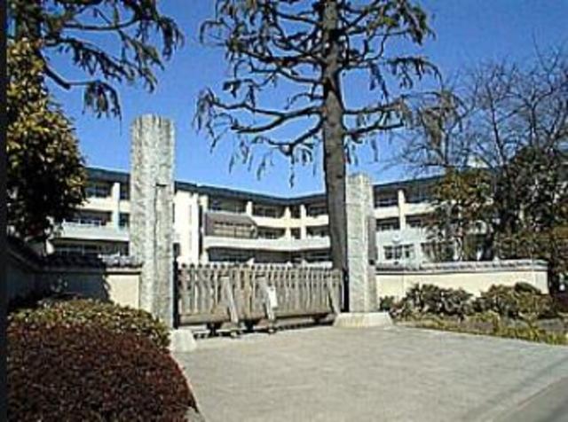 小学校　調布市立深大寺小学校（小学校）まで852m
