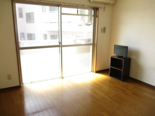 居室・リビング　ネット無料！オール電化！ＲＣ造！