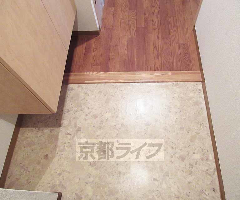 玄関　段差も少なくてバリアフリー