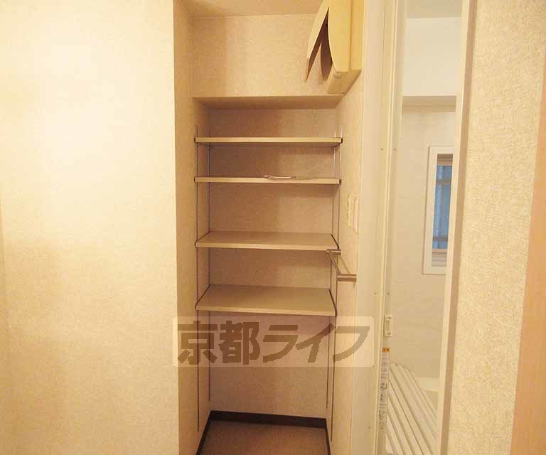 洗面設備　脱衣所のこの棚が便利