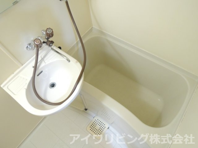 バス・シャワールーム　【ジュネス桜ヶ丘】