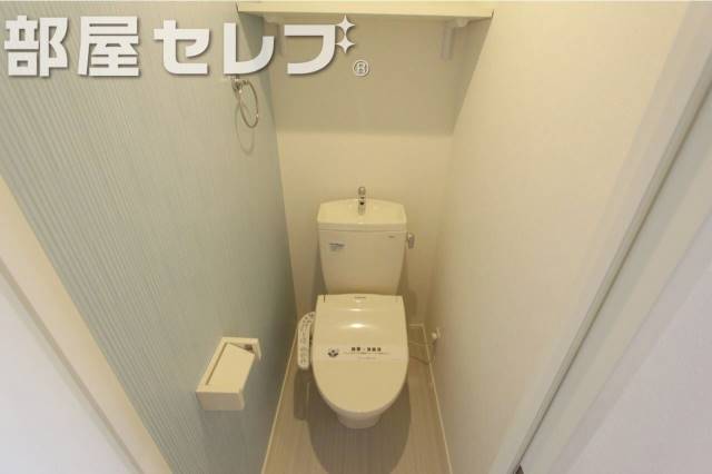 トイレ　※他号室の写真です