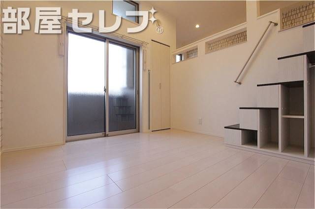 居室・リビング　※他号室の写真です