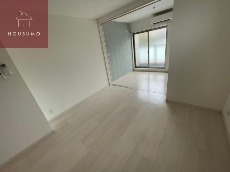 居室・リビング　こちらの居間で趣味の時間をお楽しみください