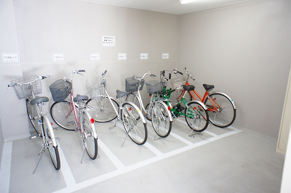 その他共有部分　自転車置き場有り。天気の良い日は自転車でお買い物へ。