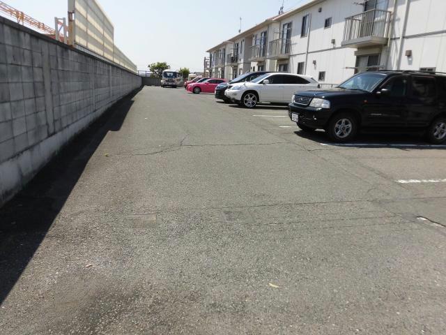 駐車場　駐車場