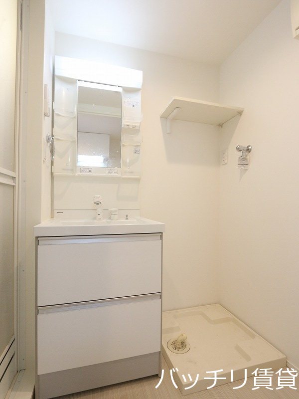 洗面設備　同型タイプの為、現状を優先いたします