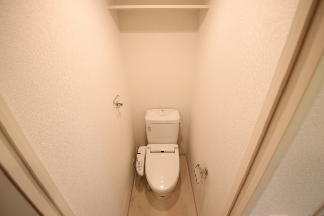 トイレ　※別室の参考写真の為、現況優先です。