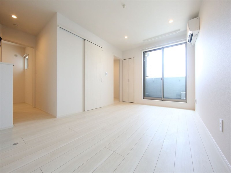 居室・リビング　ＬＤＫ9.5帖　エアコン完備　バルコニー　同仕様写真