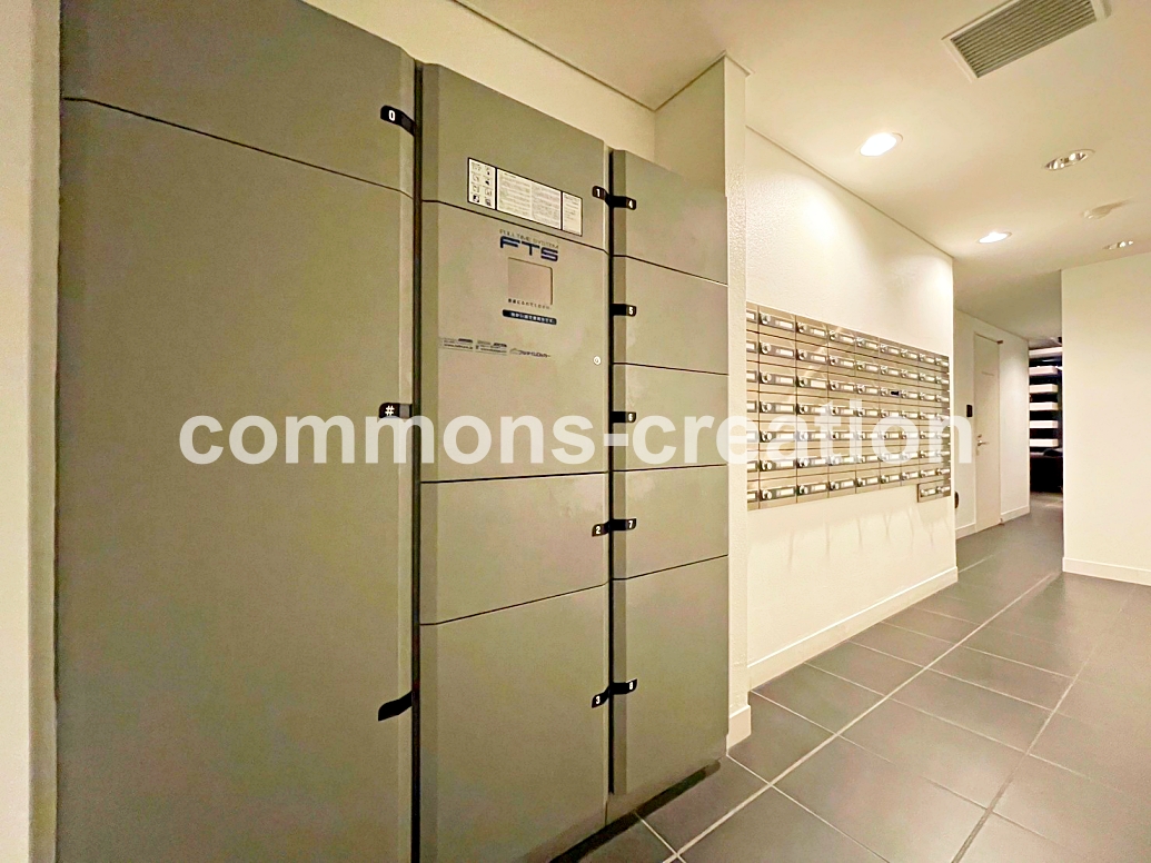 コンビニ　ファミリーマート恵比寿駅南店（コンビニ）まで226m