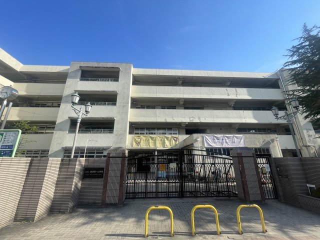 小学校　吹田市立豊津第一小学校（小学校）まで298m