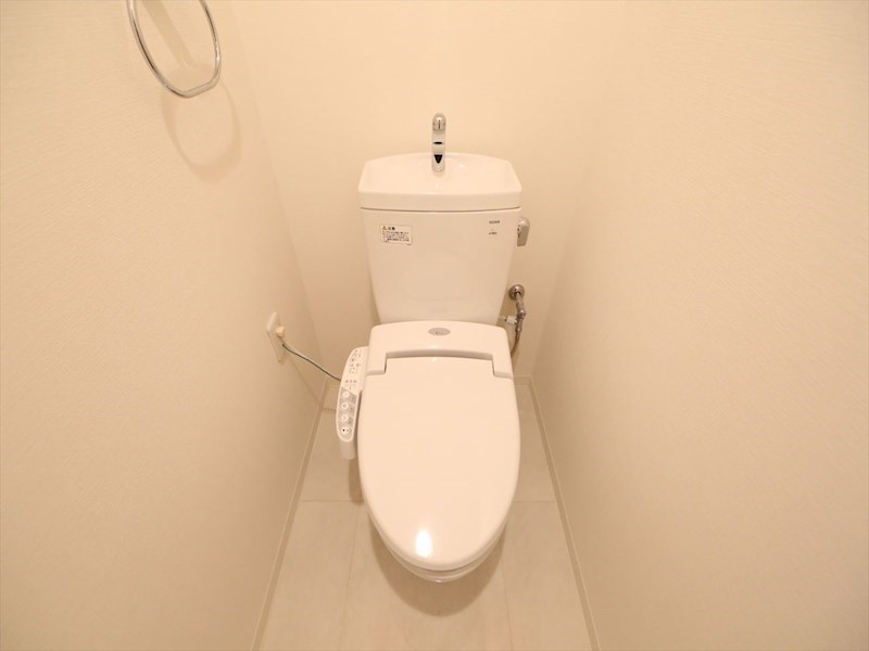 トイレ　温水洗浄暖房便座付トイレ