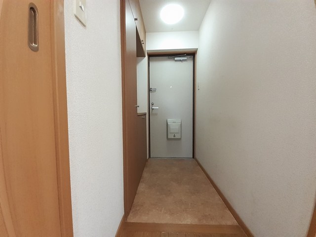 玄関　シューズボックスもついていて靴の置き場も困らない玄関！