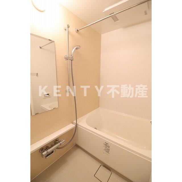 バス・シャワールーム　落ち着いた空間のお風呂です