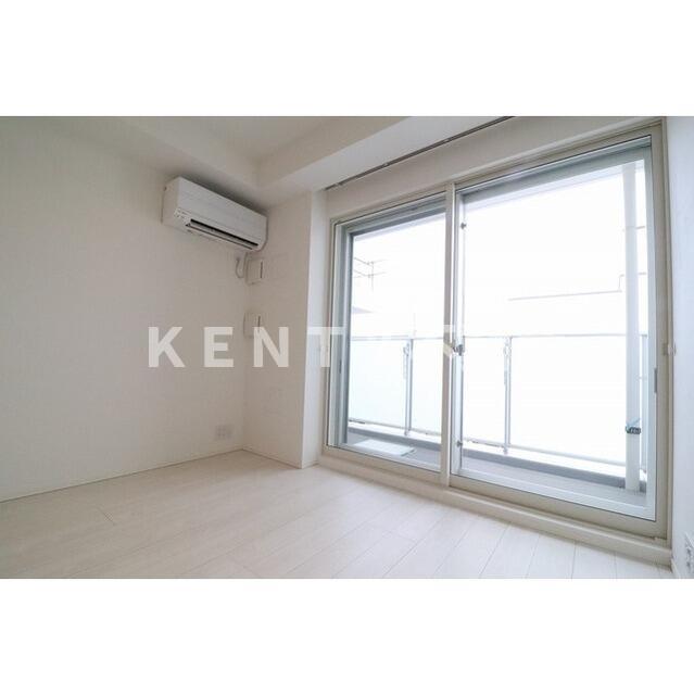 居室・リビング　こちらの居間で趣味の時間をお楽しみください