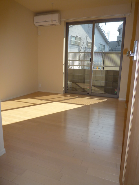 居室・リビング　★明るいフローリングのお部屋です★