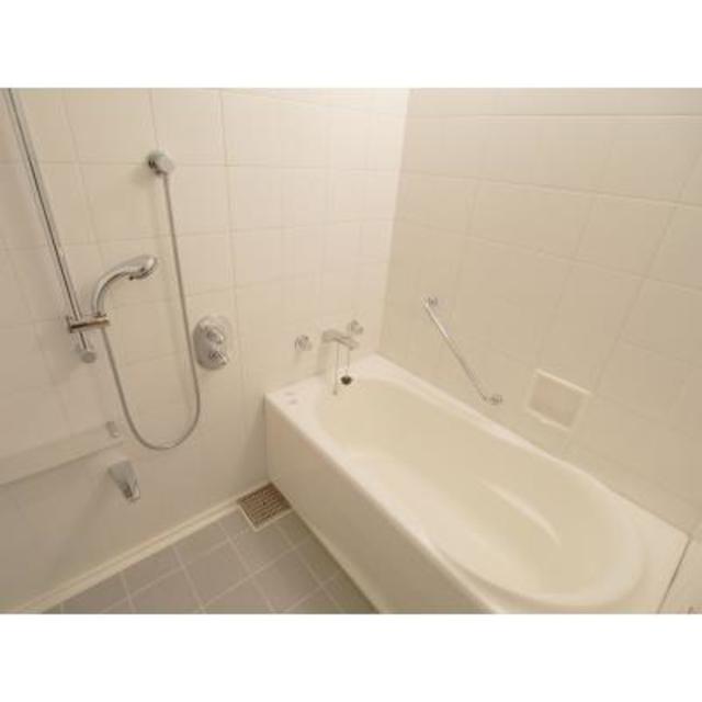 バス・シャワールーム　※写真は同タイプ住戸です。