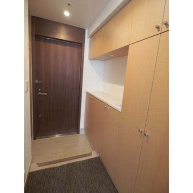 玄関　※写真は同タイプ住戸です。