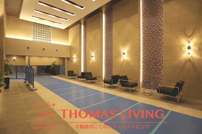 ロビー　高級ホテルを連想する艶やかな内装のロビーです。