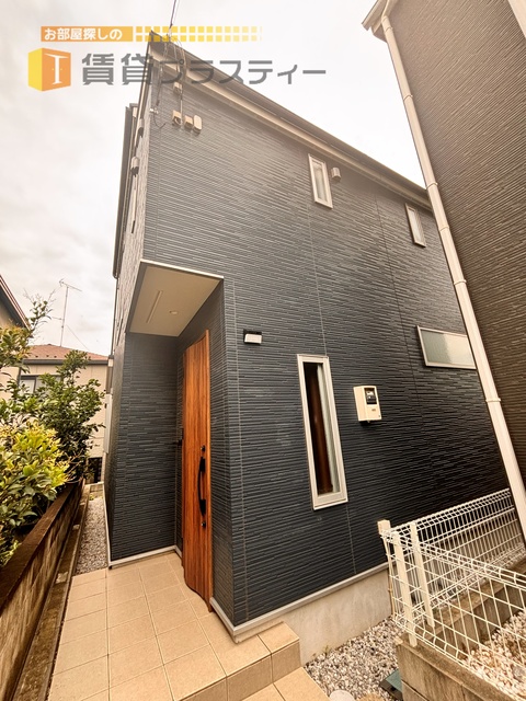 建物外観　住宅街に溶け込む戸建てＬＩＦＥ