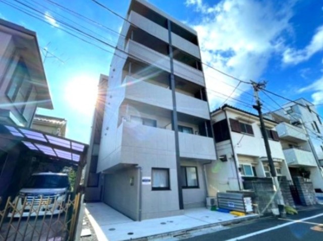 建物外観　５階建ての賃貸マンション