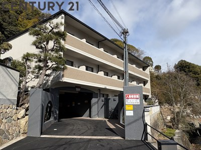 建物外観　居住者専用のごみ置き場があります。