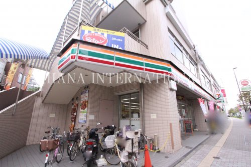 コンビニ　セブンイレブン（コンビニ）まで560m