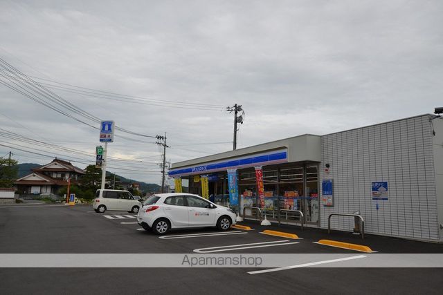 コンビニ　ローソン（コンビニ）まで614m