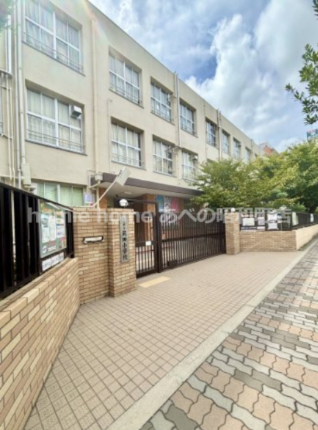 小学校　大阪市立苅田小学校（小学校）まで334m