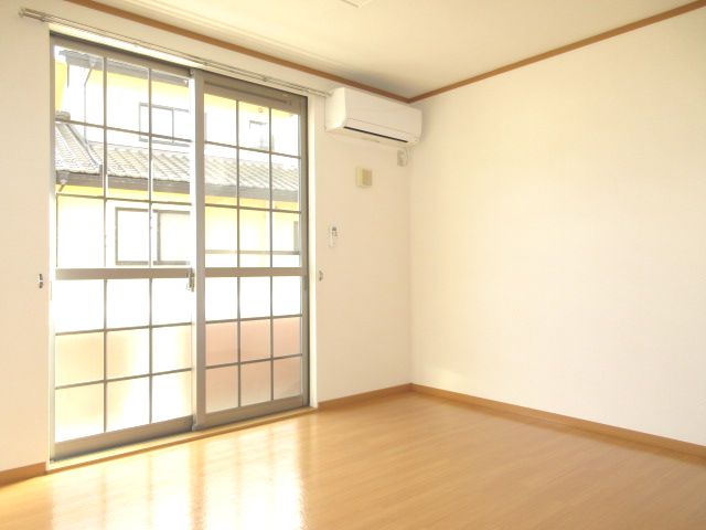居室・リビング　写真は別の部屋のものです。